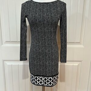 Michael Kors Black & White Print Long Sleeve Stretch Knit Tunic Dress size 2